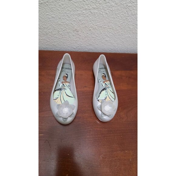 Mini Melissa Disney Princess Tiana Shoes Flower Detail Light Gray Flats Girls Si - Picture 2 of 9